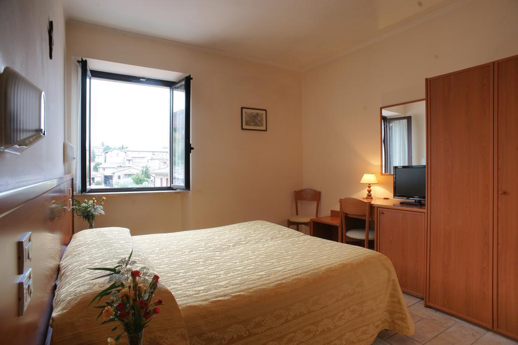 Albergo La Rocca Assisi Room photo