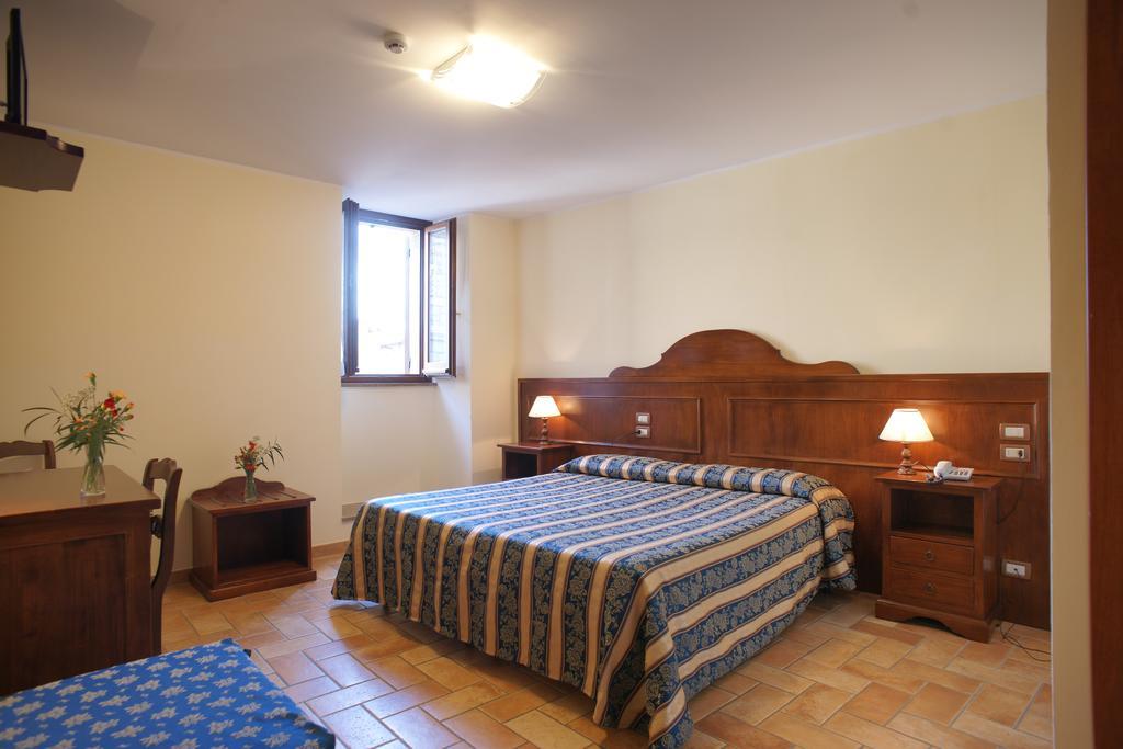 Albergo La Rocca Assisi Room photo