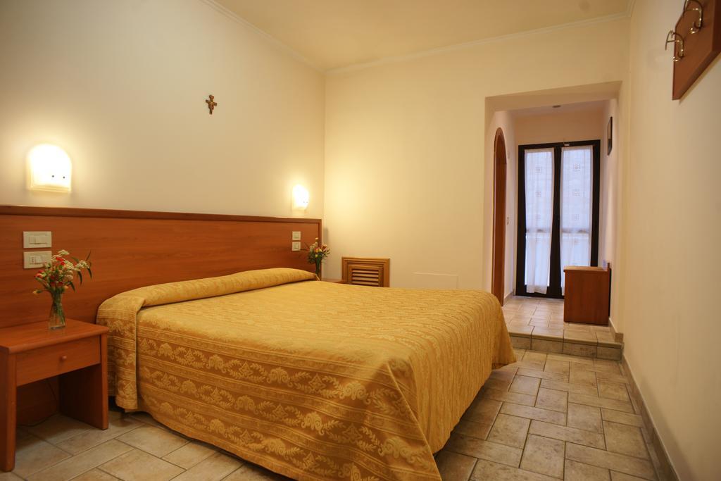 Albergo La Rocca Assisi Room photo