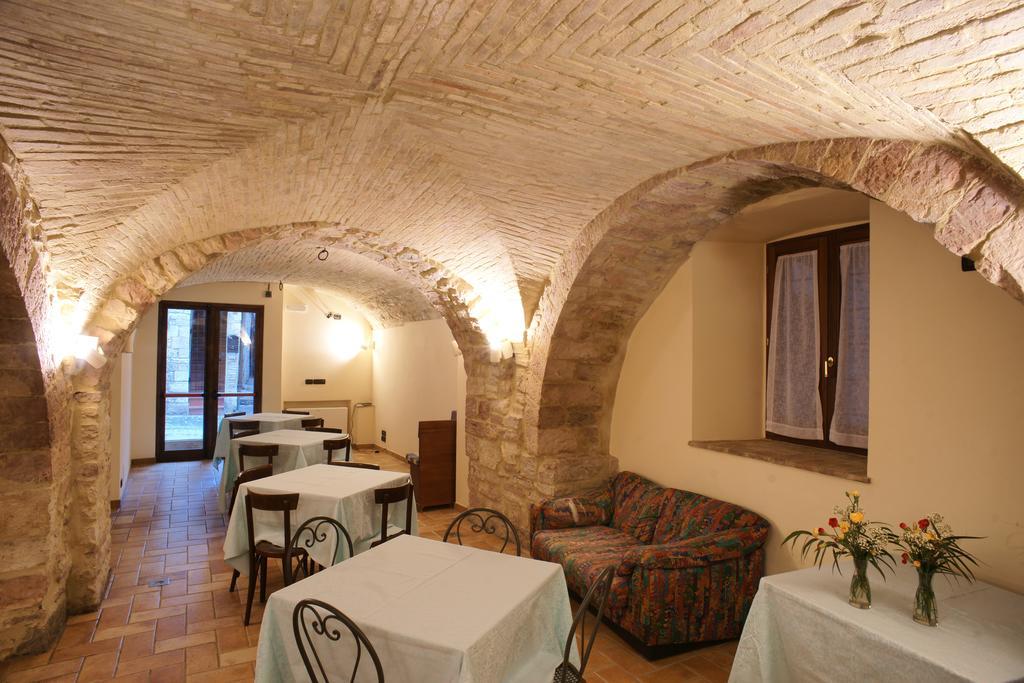 Albergo La Rocca Assisi Exterior photo