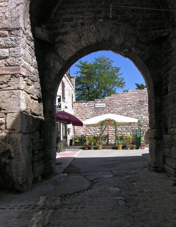 Albergo La Rocca Assisi Exterior photo